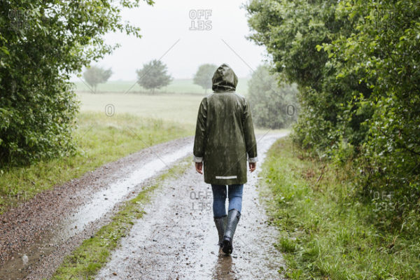 walking in rain – Maxx Life Gym, Armagh